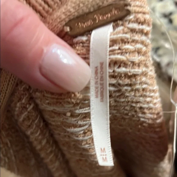 Free people, Tan Sweater size medium - Picture 7 of 8